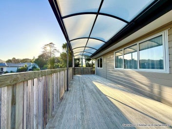 Freehold 2 Bedroom Lockwood
