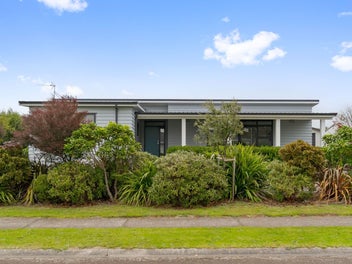 Bright, Modern Living with Private Appeal