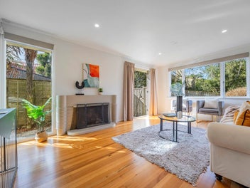 Character, Space & Location on Glendowie Border!
