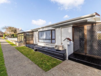 St Johns Hill sophistication – style and space