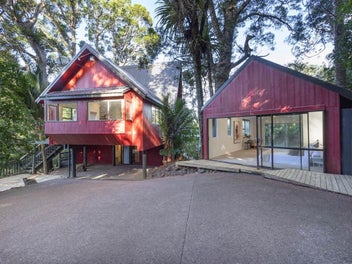 Truly Titirangi Living