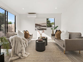 Modern Family Comfort with Space to Grow