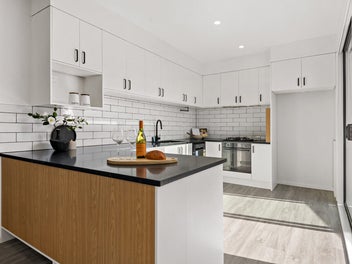 Modern Family Comfort with Space to Grow