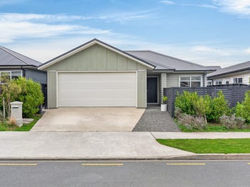 Modern Family Living in the Heart of Kelson