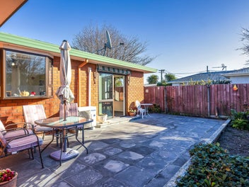 Spacious, Sunny and Solid!