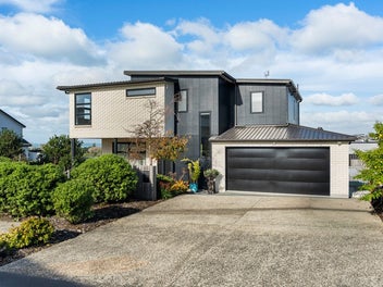 A Bespoke Coastal Masterpiece with Ocean Views