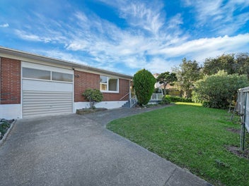FIRST HOME? DOWNSIZING? THIS IS FOR YOU!