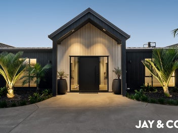 Landmark Lifestyle in the Heart of Clevedon