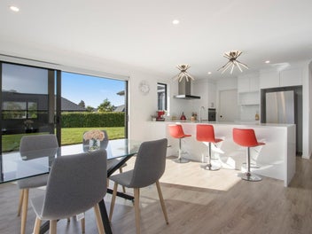 Near-New Stunning home with Country Club Access