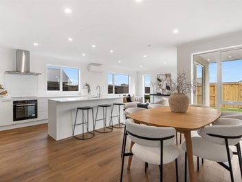 Contemporary elegance in the heart of Matamata