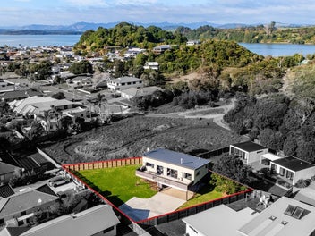 Your Ohope escape starts here