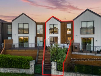 Prime Location Opposite Bonair Park