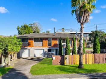 Home & granny flat on an 857m2 corner site