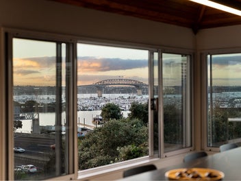 Elevated Harbourside Lifestyle