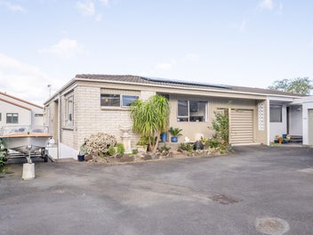 Versatile Living with Income Potential