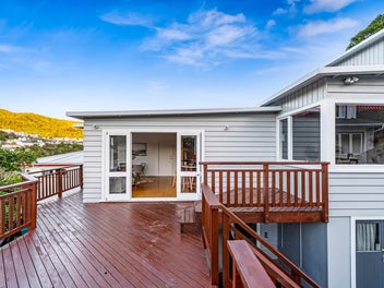 Sunny, Spacious, and Family Favourite!