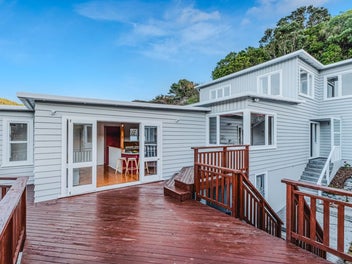 Sunny, Spacious, and Family Favourite!