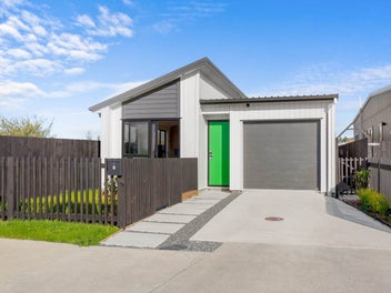 Brand-New Modern Living in the Heart of Karaka