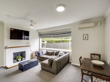 Perfect freehold first home, extra rooms included