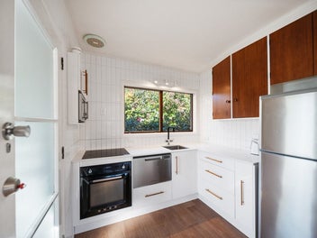 EASY LIVING IN PUKEKOHE