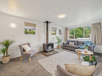A Place To Call Home- Renovated, Warm & Convenient