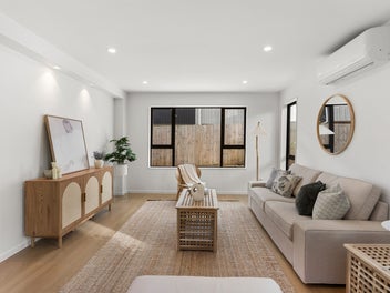 Standalone & Instantly Home | Welcoming Offers