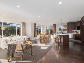 Five Bedrooms, Flexible Living, Great Location