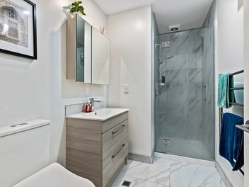 Convenience with Space to Entertain!