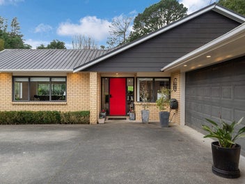 Room for Business, Extended Family or Horses?