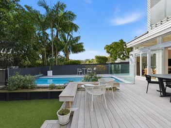 Westmere | Professionals
