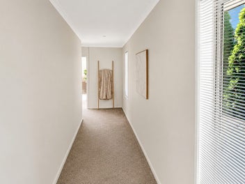 Spacious & light filled on the Hospital doorstep
