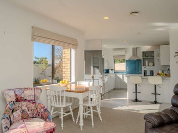 EASY LIVING IN THE HEART OF TOWN