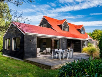 A Charming Choice at Chain Hills