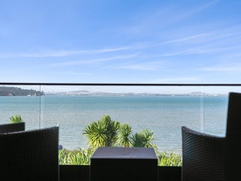 Luxurious Waterfront Living