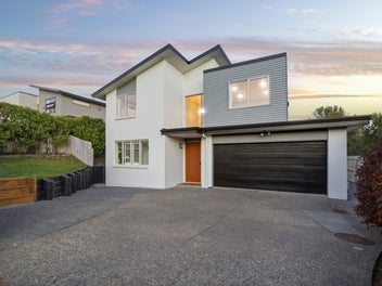 Modern Elegance & Spacious Family Living