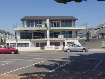 Image 1 of 20