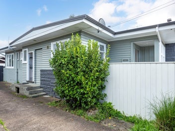 Renovated 3bed/2bath Relocatable Beauty!