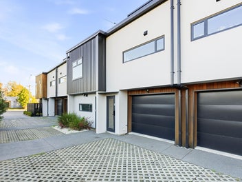 Built to Rent. Priced to Sell.