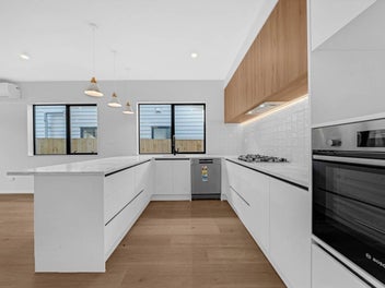 Brand-New Excellence in Prestigious Macleans Zone