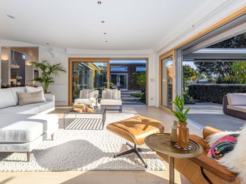 FLEXIBLE LAYOUT|PASSIVE HOME|HIGH SPEC|STYLISH