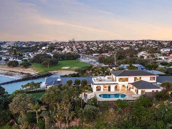Reworked 70's Waterfront With World-Class Views