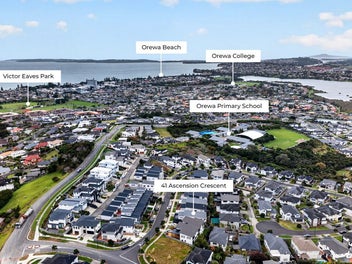 Sunny, Easy-Care Living in the Heart of Orewa