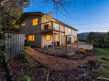 Flexible Family Living with Views