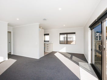 FANTASTIC STARTER - FIRST HOME OR INVESTMENT