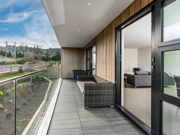 Lifestyle & luxury & land
