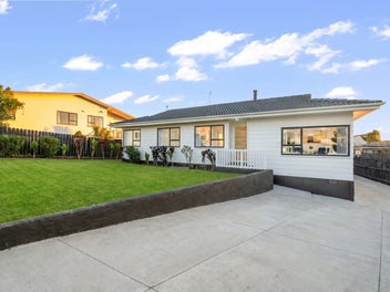 FULLY RENOVATED 3 BED + 2 UTILITY ROOMS