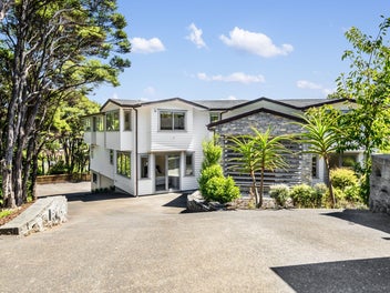 Almost 600m2 FLOOR AREA