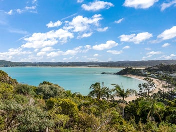 Privacy, panoramas & all-day sun