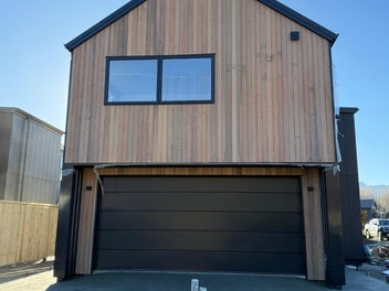 Image 1 of 7
