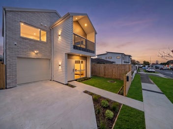 Standalone, Road frontage & Spacious Family Home